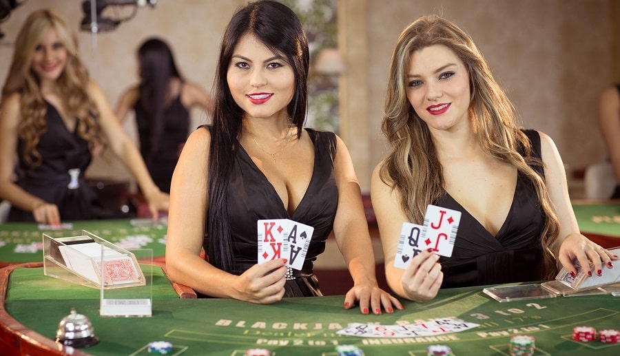 Póquer con crupier en vivo en línea