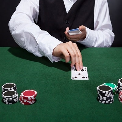 Poker avec croupier en direct au casino