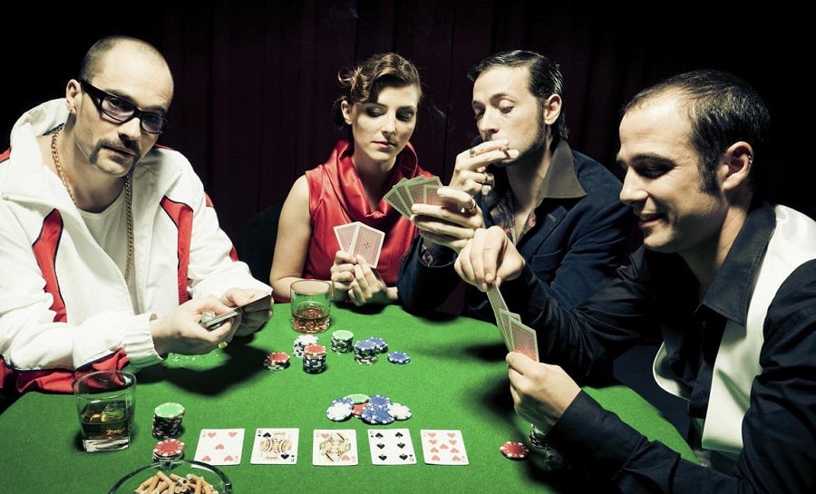 Conceptos básicos y reglas del póquer 