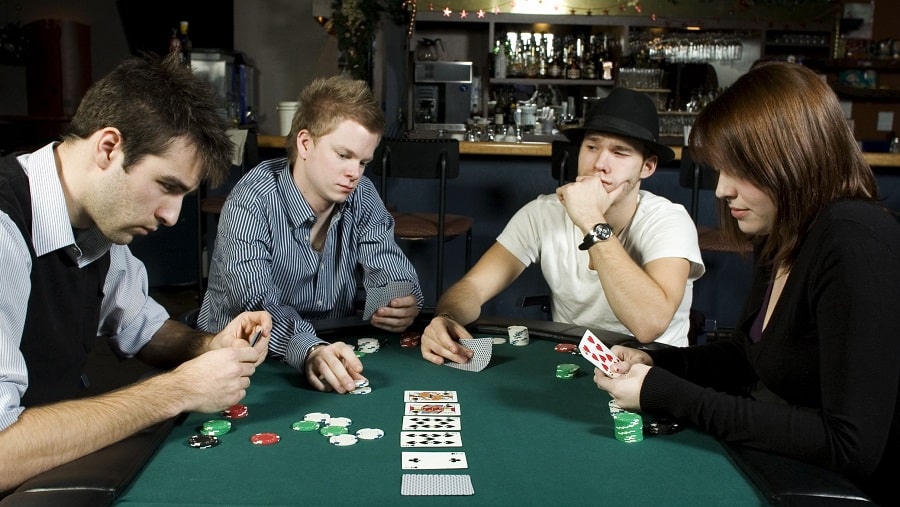 Wie man ein Pokerturnier zu Hause veranstaltet