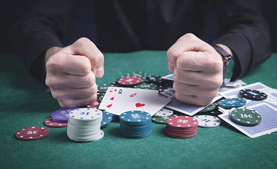 Wie man aggressiv Poker spielt